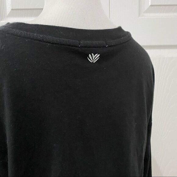 Forever 21 Black and White Cropped Long Sleeve Top - Picture 7 of 8